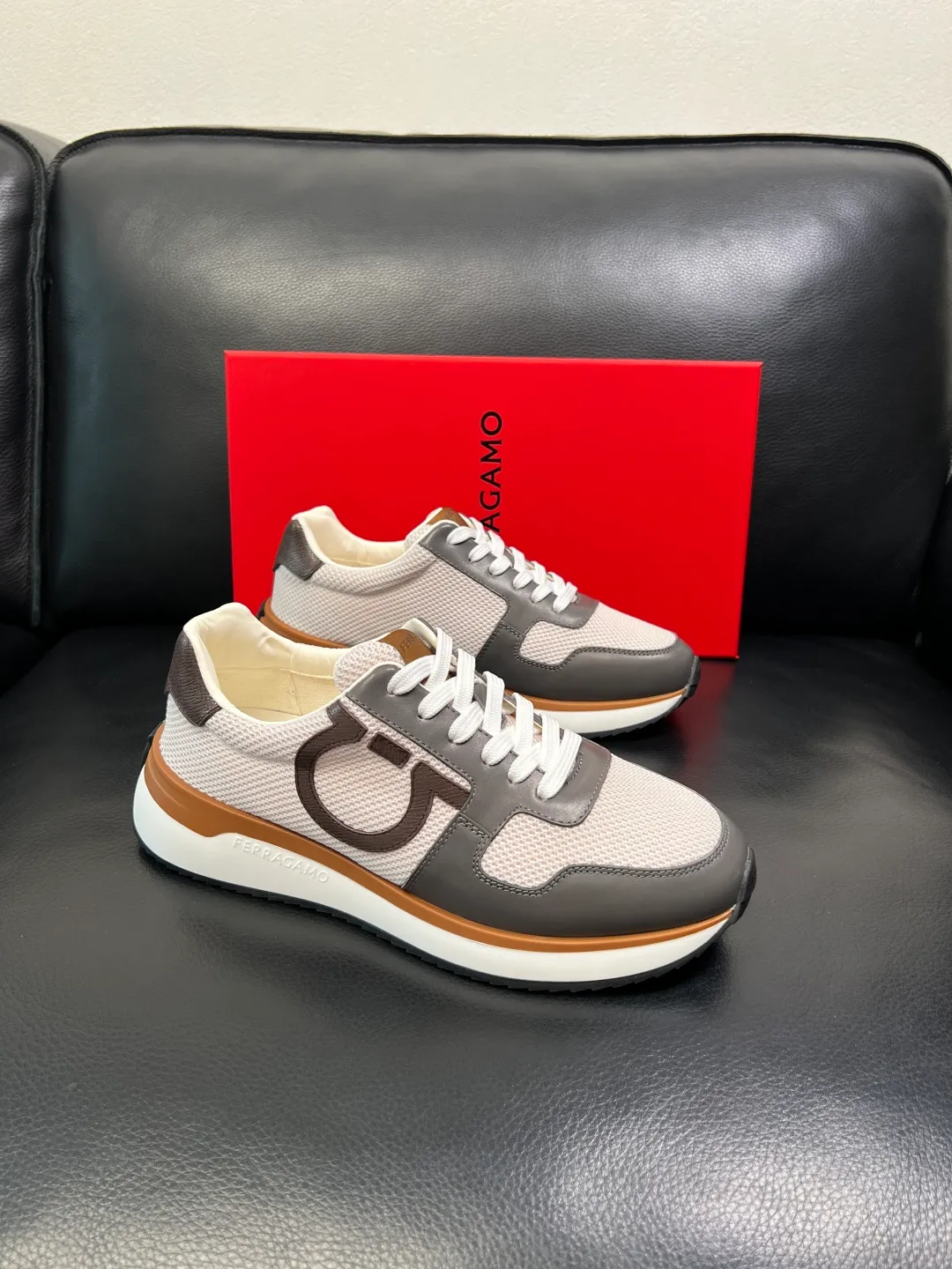 Men's shoes 💰820 Ferragamo High-quality top craftsmanship Ferragamo counters sell original factory configuration, imported original cowhide from Italy, imported water-dyed cow lining, soles: original factory special original soles are super comfortable, original factory and single goods, welcome to compare at the same time at the counter, code number 38-44 (customized 45 46)
